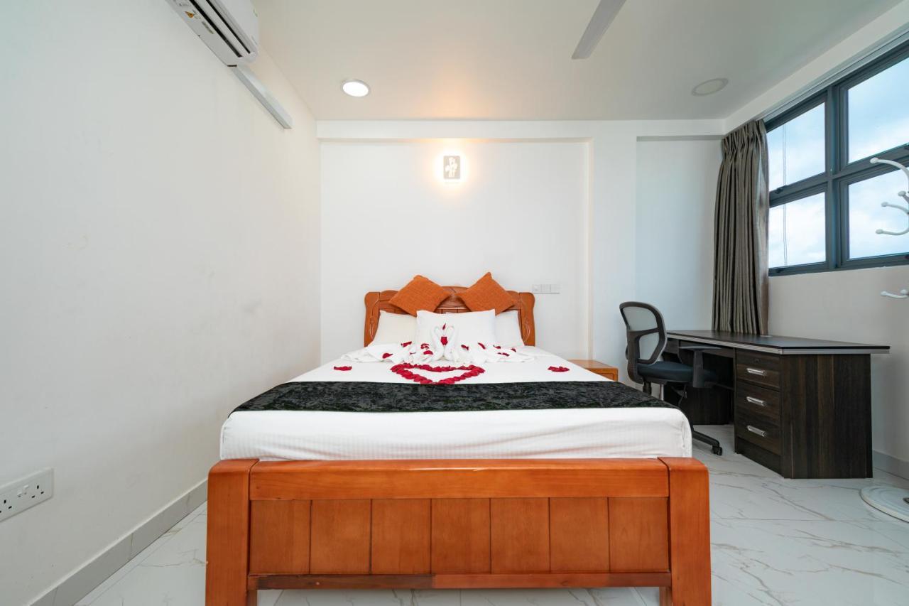 White Beach Holiday At Hulhumale' Exteriör bild